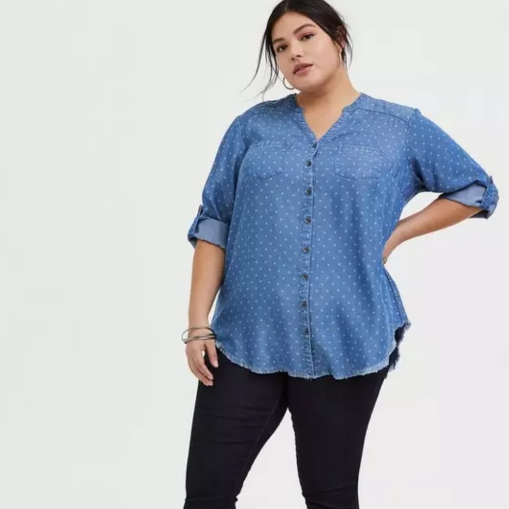 NWT Torrid Tencel Denim Button Front Raw Hem Tunic Shirt Blue & White 3 3X 22 24